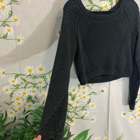 lululemon athletica Sweaters - EUC lululemon athletica sweater dark grey